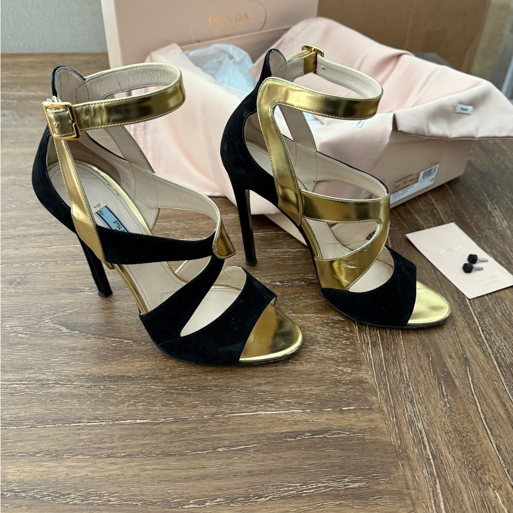 Prada Women's Black and Gold Heels - Size 37 ½ - Picture 3 of 10